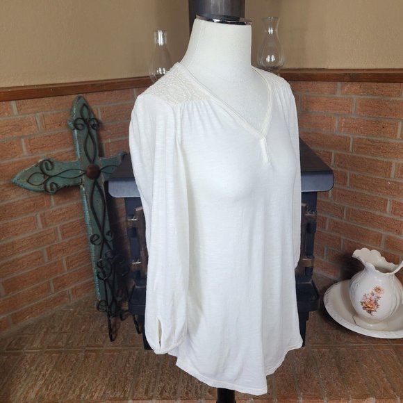 Chico's Off-White Top with Embroidered Lace Details Size 0 - Picture 3 of 8